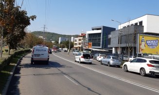 Motocicletă izbită de mașină în Grigorescu. Doi răniți