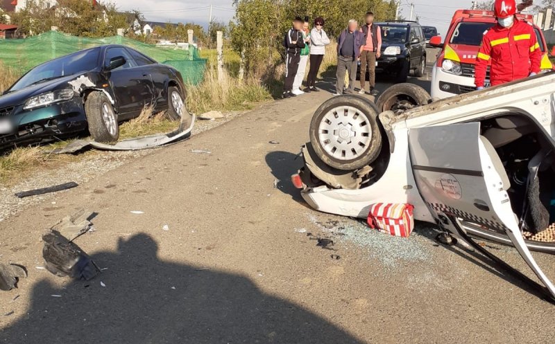 Accident cu taxi răsturnat la Dej