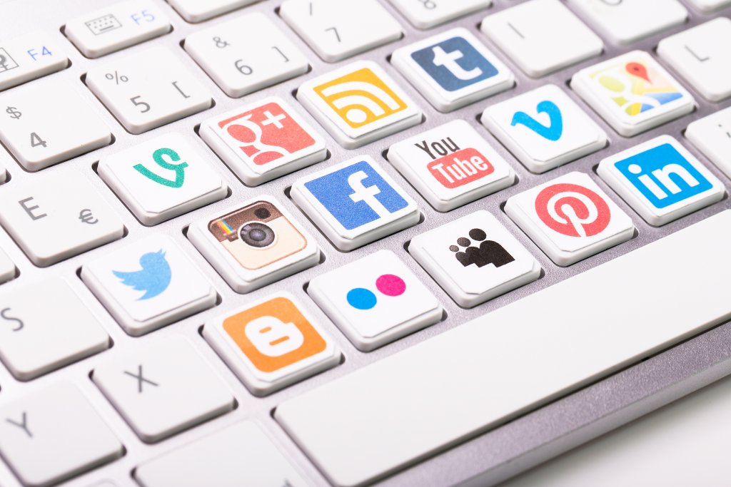 Cea mai descărcată aplicaţie în 2020 a depăşit Facebook. Cine ocupă primele cinci locuri