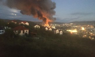 INCENDIU puternic în Cluj-Napoca semnalat prin RoAlert: "Rămâneţi în incinte, nu vă expuneţi la fum!"