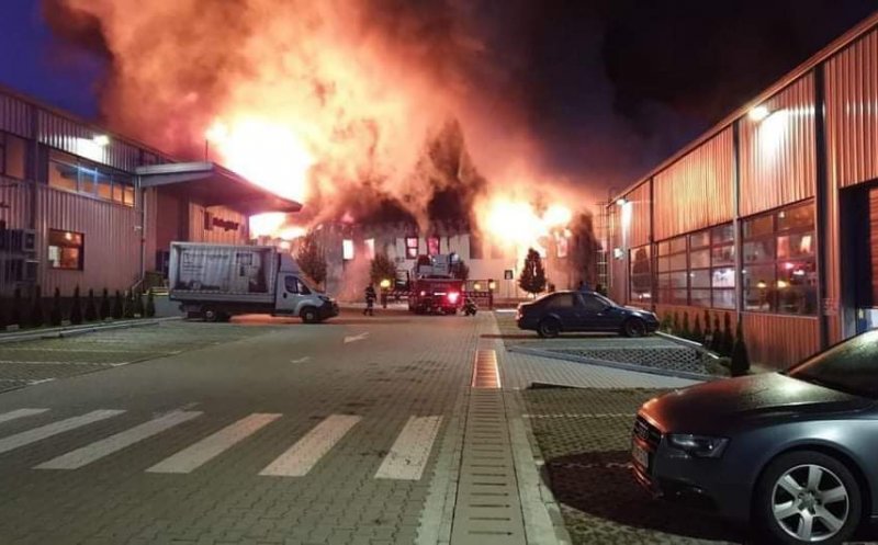 INCENDIU puternic în Cluj-Napoca semnalat prin RoAlert: "Rămâneţi în incinte, nu vă expuneţi la fum!"