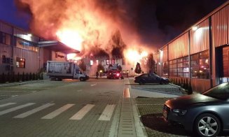 INCENDIU puternic în Cluj-Napoca semnalat prin RoAlert: "Rămâneţi în incinte, nu vă expuneţi la fum!"