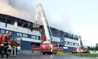 Clujenii vor să ştie când pot deschide geamurile după INCENDIUL de la Tetarom şi mesajul RoAlert