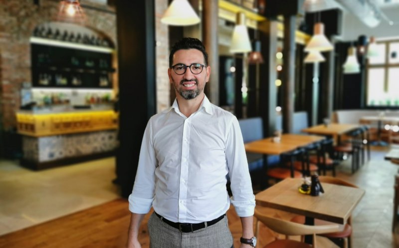 Cine este Cosmin Todor, coleg de facultate cu Ghenie, care a decorat cele mai cool localuri din Cluj