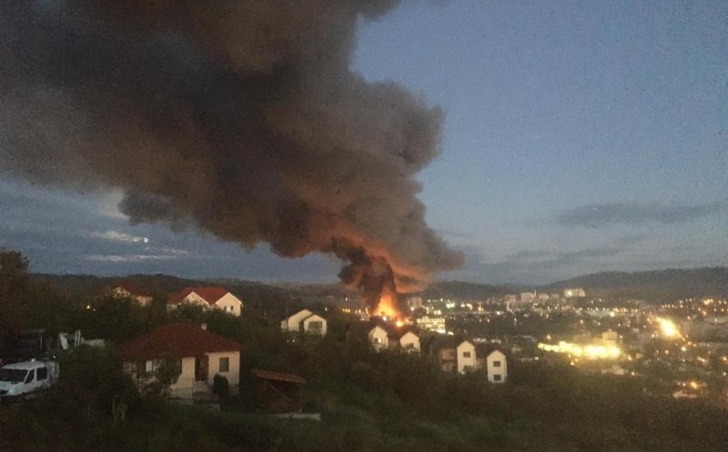Protecția Mediului, după incendiul de la Tetarom: „Nu au fost atinse valorile limită”
