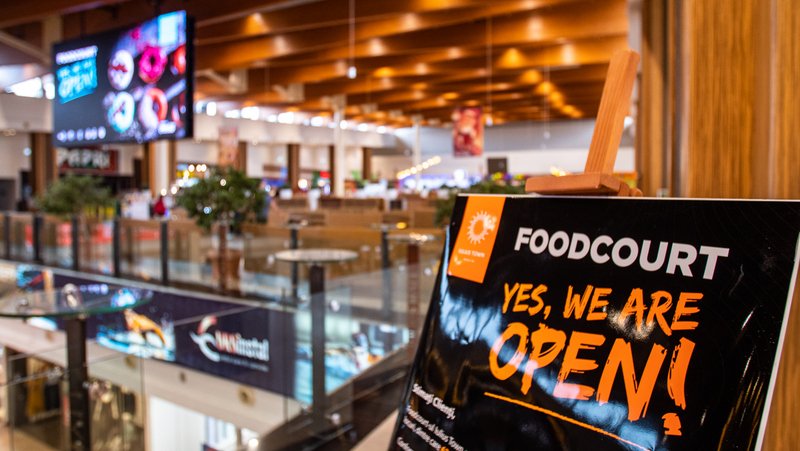La MALLURI nu este nevoie de certificatul verde, chiar dacă au zeci de restaurante la foodcourt