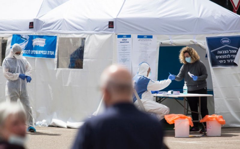 De ce au explodat cazurile COVID în Israel, țară în care majoritatea populației a fost vaccinată?