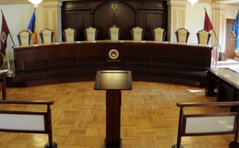 CCR a admis sesizarea premierului privind moţiunea de cenzură depusă de USR PLUS și AUR. Moțiunea trebuie dezbătută și votată