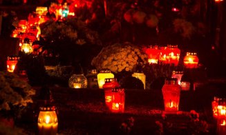 Voluntarii pentru Luminaţie la Cluj! Curăţă locurile de veci şi aprin lumânări pentru cei care nu pot ajunge la cimitir