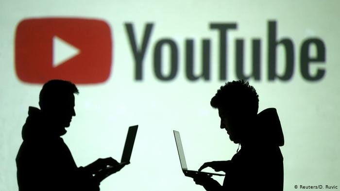 YouTube BLOCHEAZĂ tot conținutul anti-vaccinist. Conturile și canalele asociate anti-vacciniștilor vor fi ŞTERSE