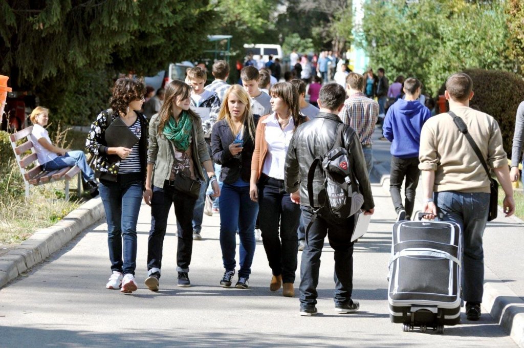 Studenții vaccinați sau care au trecut prin boală vor avea prioritate la cazarea în cămine