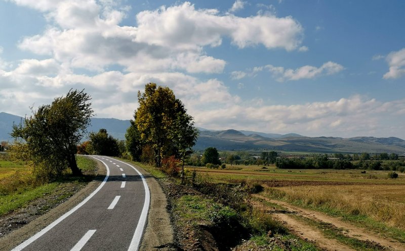 O fostă cale ferată din Cluj, transformată în pistă de biciclete. Peisajele sunt superbe