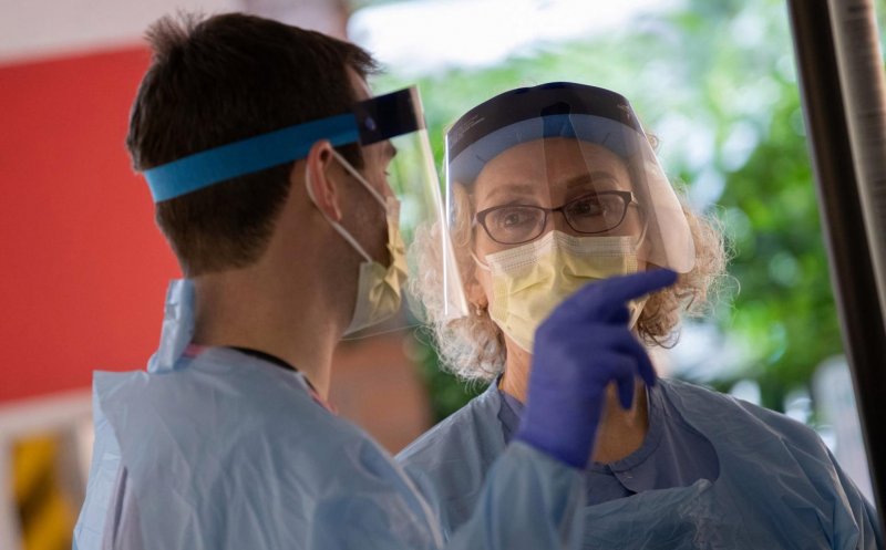 Gheorghiță, către medicii anti-vacciniști: Când nu înțelegi un fenomen, suni un coleg