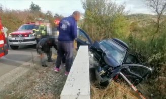 ACCIDENT teribil la Cluj! Un şofer A MURIT în impactul cu un cap de pod de pe contrasens