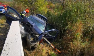 ACCIDENT teribil la Cluj! Un şofer A MURIT în impactul cu un cap de pod de pe contrasens