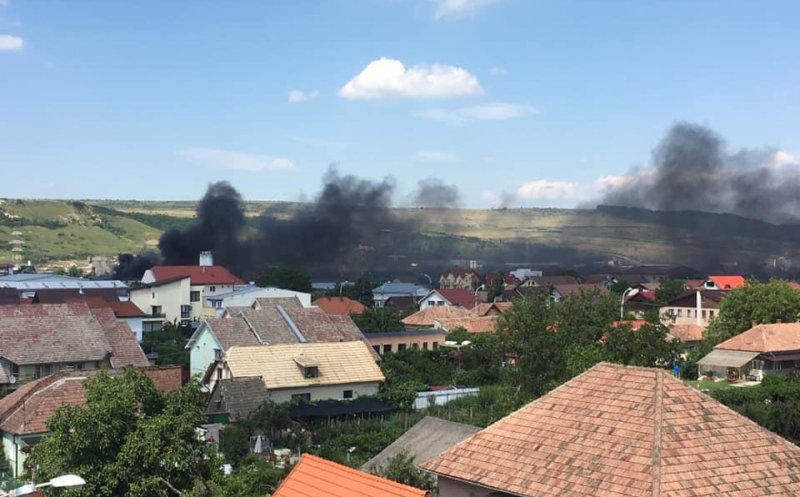 Incendiu la un apartament din Cluj-Napoca. Cauza probabilă, o țigară aprinsă lăsată nesupravegheată pe balcon.
