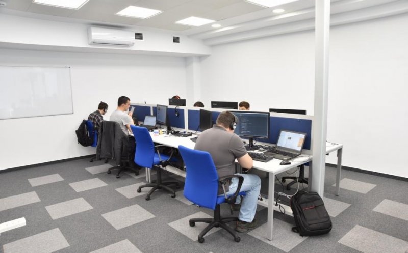 STUDIU: Companiile private din România estimează o creştere medie de 8,1% a salariilor de bază în 2022