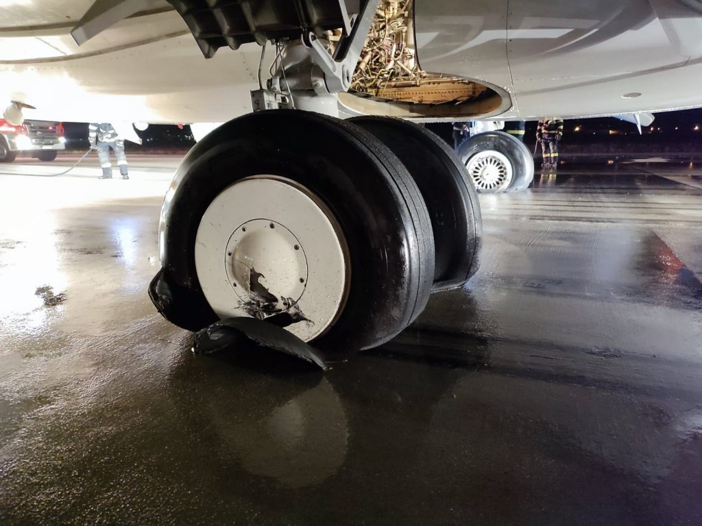 Pompierii Aeroportului din Cluj au evitat un dezastru: „Erau peste 3 tone de combustibil în rezervor” / Explicațiile incidentului