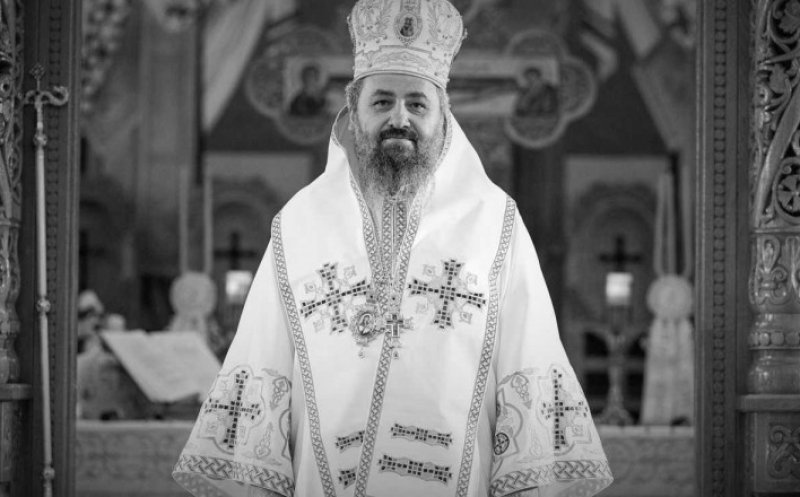 A murit episcopul Devei şi Hunedoarei. Născut în Cluj, ierarhul de 52 de ani era vaccinat, dar internat în stare gravă cu COVID-19