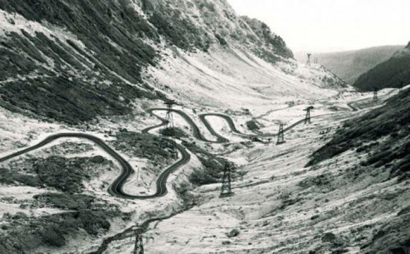 Polei și zăpadă pe Transfăgărășan. De astăzi se închide circulația