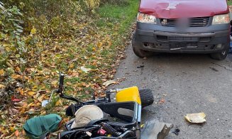 ACCIDENT grav în Cluj. Un bărbat a murit pe loc şi o femeie e în stare gravă la spital după ce au fost spulberaţi de pe un moped