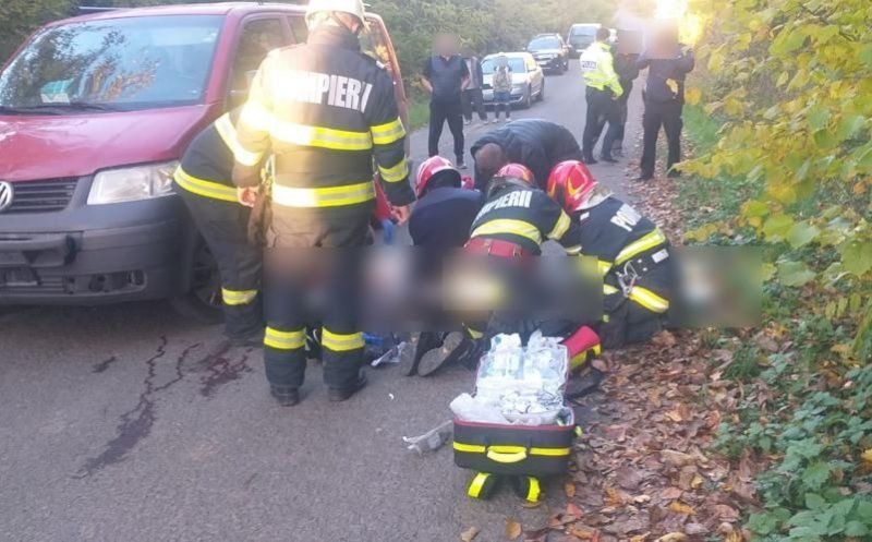 ACCIDENT grav în Cluj. Un bărbat a murit pe loc şi o femeie e în stare gravă la spital după ce au fost spulberaţi de pe un moped