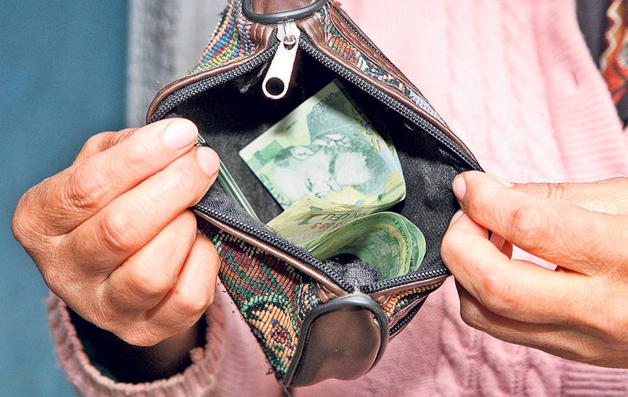 Românii, campioni la sărăcie în Europa. Avem cele mai mari taxe pe salariile mici