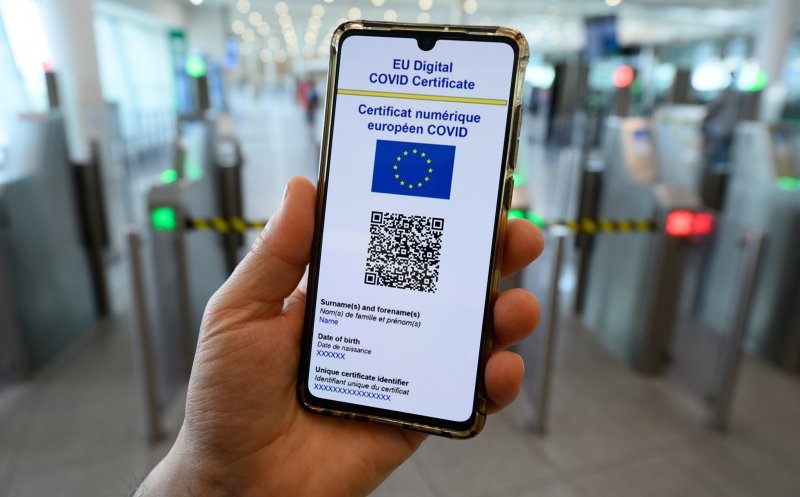 Clujenii vor fi ajutați să-și descarce certificatul COVID! Unde pot merge pentru asistență