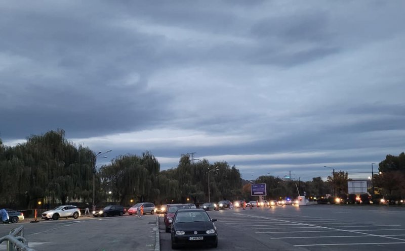 A început maratonul de la drive-thru. Vaccinări non-stop cu Pfizer până duminică seara