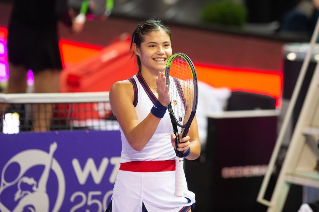 Cadou inedit pentru Emma Răducanu de la organizatorii Transylvania Open. Ce a primit tenismena