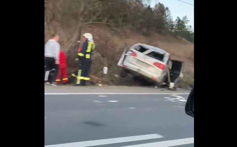 Cluj: Accident grav de circulație / Mai multe ambulanțe au ajuns la fața locului