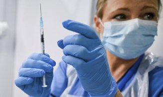 Înghesuială mare la vaccinarea anti-COVID! Câți români au primit serul în ultima zi