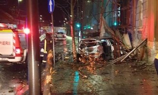 ACCIDENT în Cluj-Napoca: Beat la volan la 21 de ani astă noapte pe Moţilor. S-a oprit în zid şi s-a ales cu dosar penal