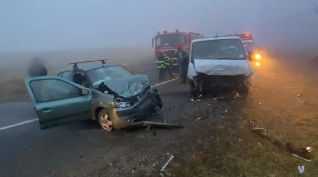 Accident în localitatea clujeană Mărgău. Patru persoane au fost transportate la spital