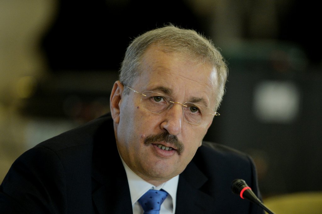 Vasile Dîncu: Certificatul verde este absolut necesar. Nu ne putem permite multă vreme să fim idioții Europei