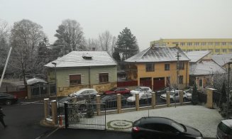 Mediciniştii de la UMF Cluj: "Smiley face" pentru oraşul îmbrăcat în chiciură