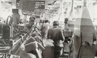 Cum arăta fabrica Clujană, cea mai mare fabrică de încălțăminte din România, în perioada ei de glorie