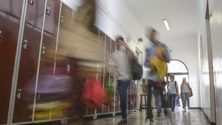 LISTĂ! Rata de vaccinare din toate școlile clujene. În 10 unități din Cluj nicio persoană nu este vaccinată  