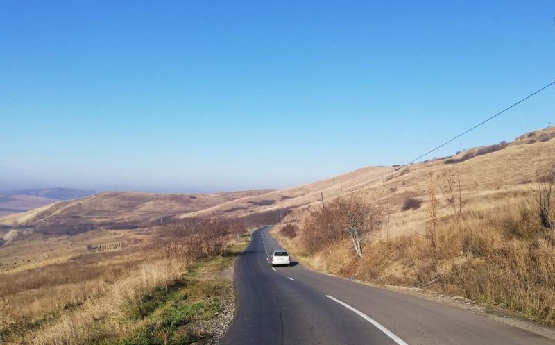 S-a terminat asfaltarea drumului județean care duce la Băile Cojocna. Cum arată acum