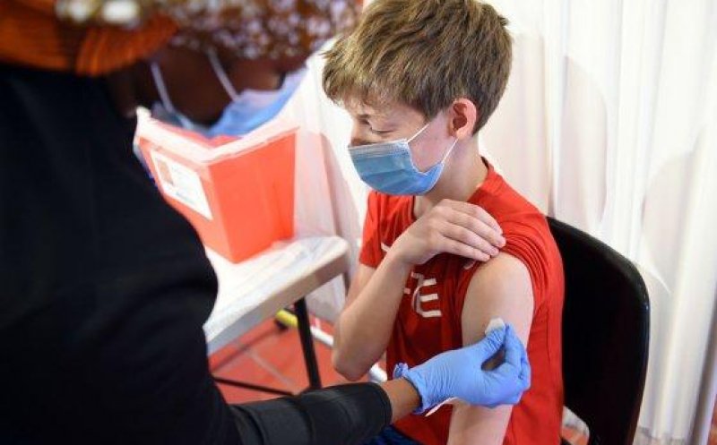 Vaccinul pentru copiii între 5 şi 11 ani ar putea ajunge în România în luna decembrie
