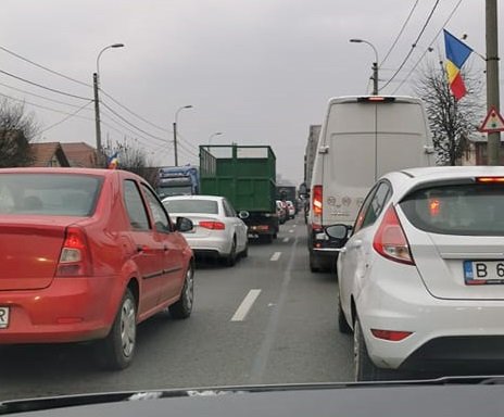 Clujul bară la bară pe Corneliu Coposu: Şoferi şi călători CTP, în pragul disperării, captivi în traficul oraşului