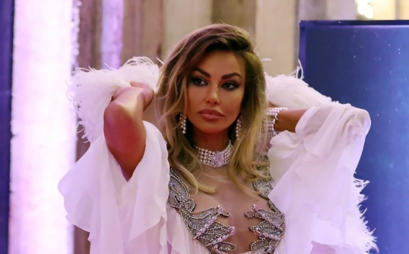 Mădălina Ghenea, interpreta Sophiei Loren din "House of Gucci", a strălucit pe covorul roşu la premiera din Milano