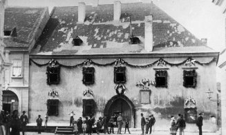 CASA MATEI CORVIN – Unul dintre cele mai vechi monumente istorice din Cluj-napoca. Edificiul reprezintă o tranziție de la stilul gotic la cel renascen