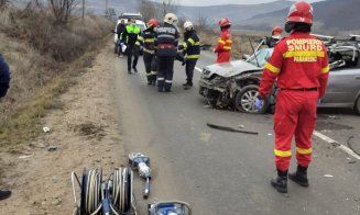 Accident MORTAL lângă Gherla. O mașină a intrat într-o camionetă/ Șoferul camionetei era băut