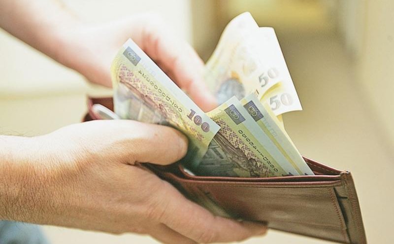 Ministrul Finanțelor:  Anul viitor ar putea creşte salariile pentru unele categorii de bugetari
