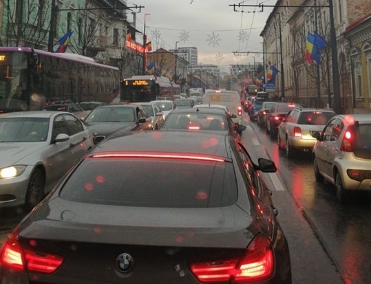 Clujul bară la bară pe Calea Mănăştur: 6 decembrie i-a prins pe clujeni tot... în trafic