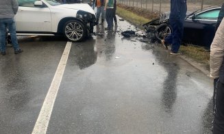 Accident cu răniți pe un drum din Cluj. Un tânăr a rămas încarcerat