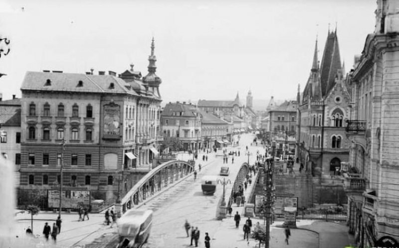 Podul de fier peste Someș, ridicat în 1889. Cine a construit cele 4 palate care îl flanchează