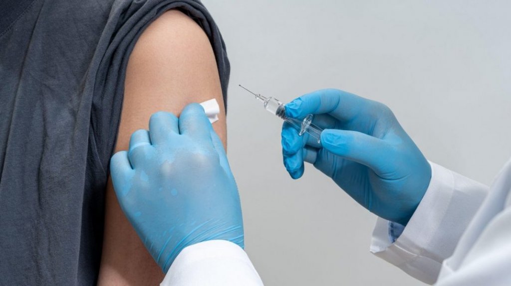 Directorul pentru Europa al OMS: Obligativitatea vaccinării anti-COVID este "o soluție de ultimă instanță"