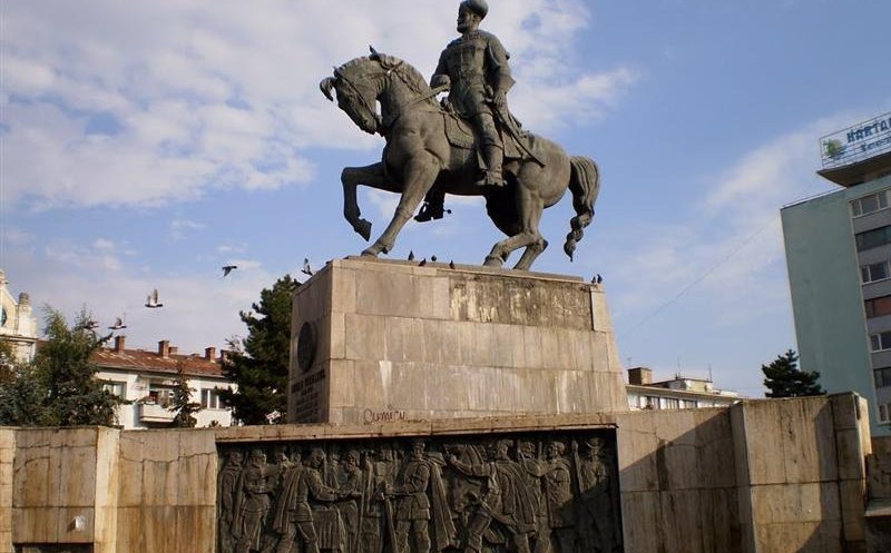 Imagini superbe din vechiul Cluj. Piața Mihai Viteazul și povestea sa de un secol